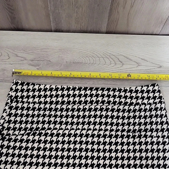 🛍Michael‎ Kors Black White Houndstooth Print Short Pencil Skirt Womens Size 4 - Picture 7 of 7